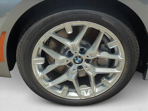 Used 2025 BMW 330i xDrive Sedan w/ Convenience Package image 9