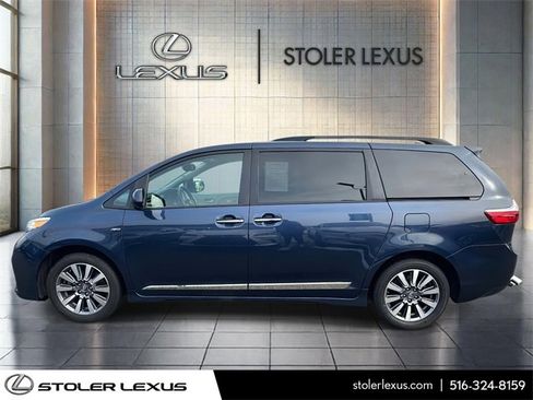 Used 2020 Toyota Sienna XLE image 6