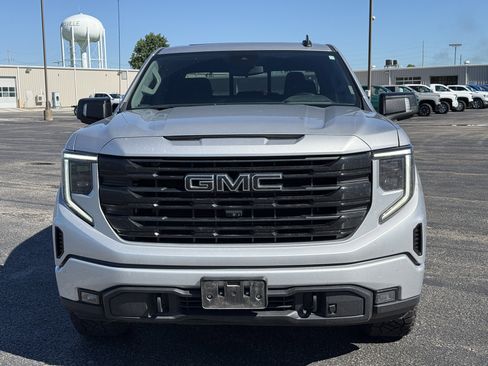 Used 2022 GMC Sierra 1500 Elevation w/ Elevation Premium Package AWD/4WD image 8