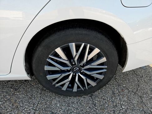 Used 2023 Nissan Altima 2.5 SV image 32