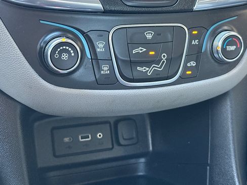 Certified 2019 Chevrolet Equinox LS image 27