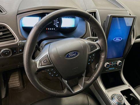 Used 2024 Ford Edge SEL image 18