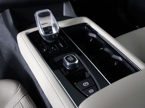 New 2026 Volvo XC90 T8 Plus image 7