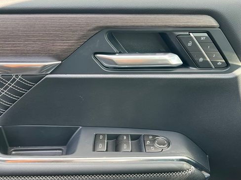 New 2026 GMC Acadia Denali w/ Super Cruise Package FWD image 16