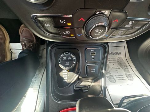 Used 2020 Jeep Compass Trailhawk w/ Leather Interior Group AWD/4WD image 23
