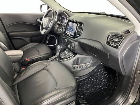 Used 2018 Jeep Compass Limited w/ Navigation Group AWD/4WD image 40