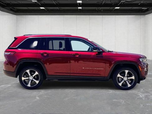 Certified 2023 Jeep Grand Cherokee Limited AWD/4WD image 4