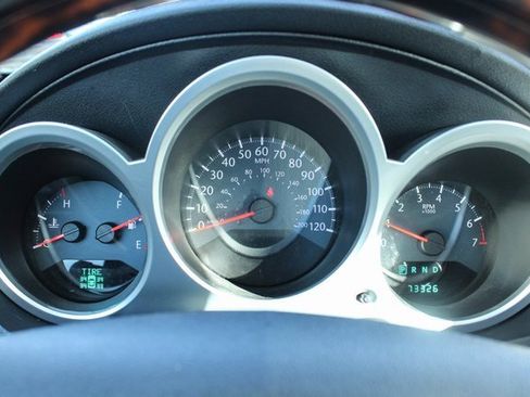 Used 2010 Chrysler Sebring Limited image 24