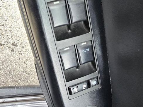 Used 2016 Jeep Patriot Latitude image 11