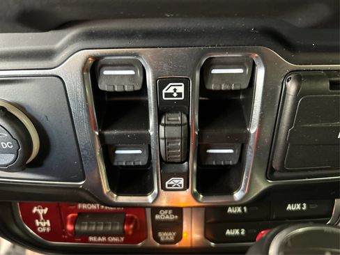 Used 2024 Jeep Wrangler Unlimited Rubicon w/ Capability Package AWD/4WD image 28