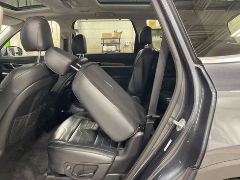 Used 2020 Kia Telluride SX w/ SX Prestige Package image 16