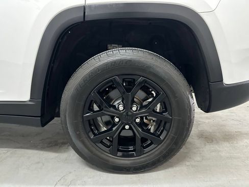 Used 2024 Jeep Grand Cherokee Altitude AWD/4WD image 62
