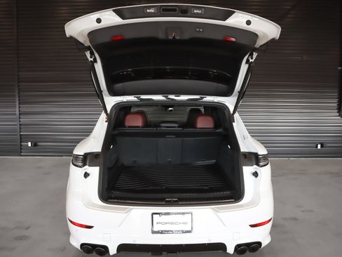New 2026 Porsche Cayenne Turbo image 32