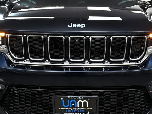 Used 2024 Jeep Grand Cherokee Limited 4xe w/ Luxury Tech Group II AWD/4WD image 66