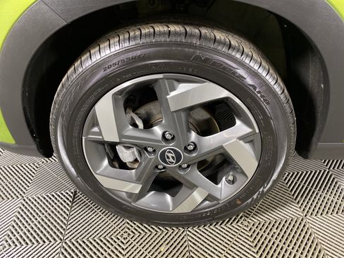 Used 2024 Hyundai Venue SEL image 12