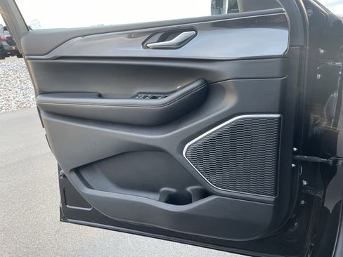 Used 2022 Jeep Grand Cherokee Altitude image 15