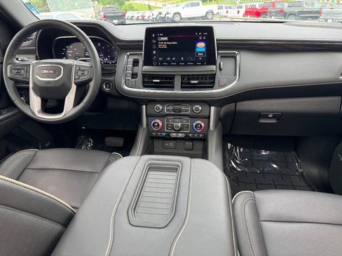 Used 2023 GMC Yukon XL SLT w/ SLT Premium Package AWD/4WD image 12