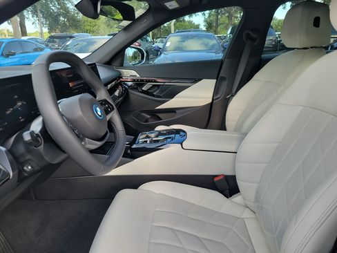 Certified 2026 BMW i5 M60 w/ Premium Package RWD image 13