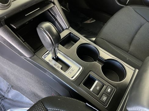 Used 2016 Subaru Outback 2.5i Premium image 24