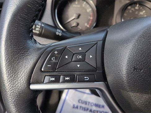 Used 2018 Nissan Rogue SV image 19