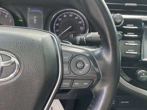 Used 2018 Toyota Camry SE w/ Moonroof Package FWD image 21