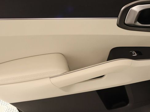 Used 2022 Kia Sorento EX w/ Panoramic Sunroof Package FWD image 19