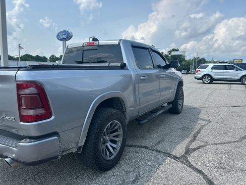 Used 2019 RAM 1500 Laramie w/ Sport Appearance Package AWD/4WD image 5