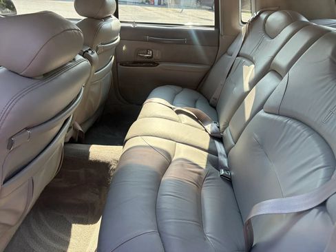 Used 1995 Lincoln Town Car Signature RWD image 28