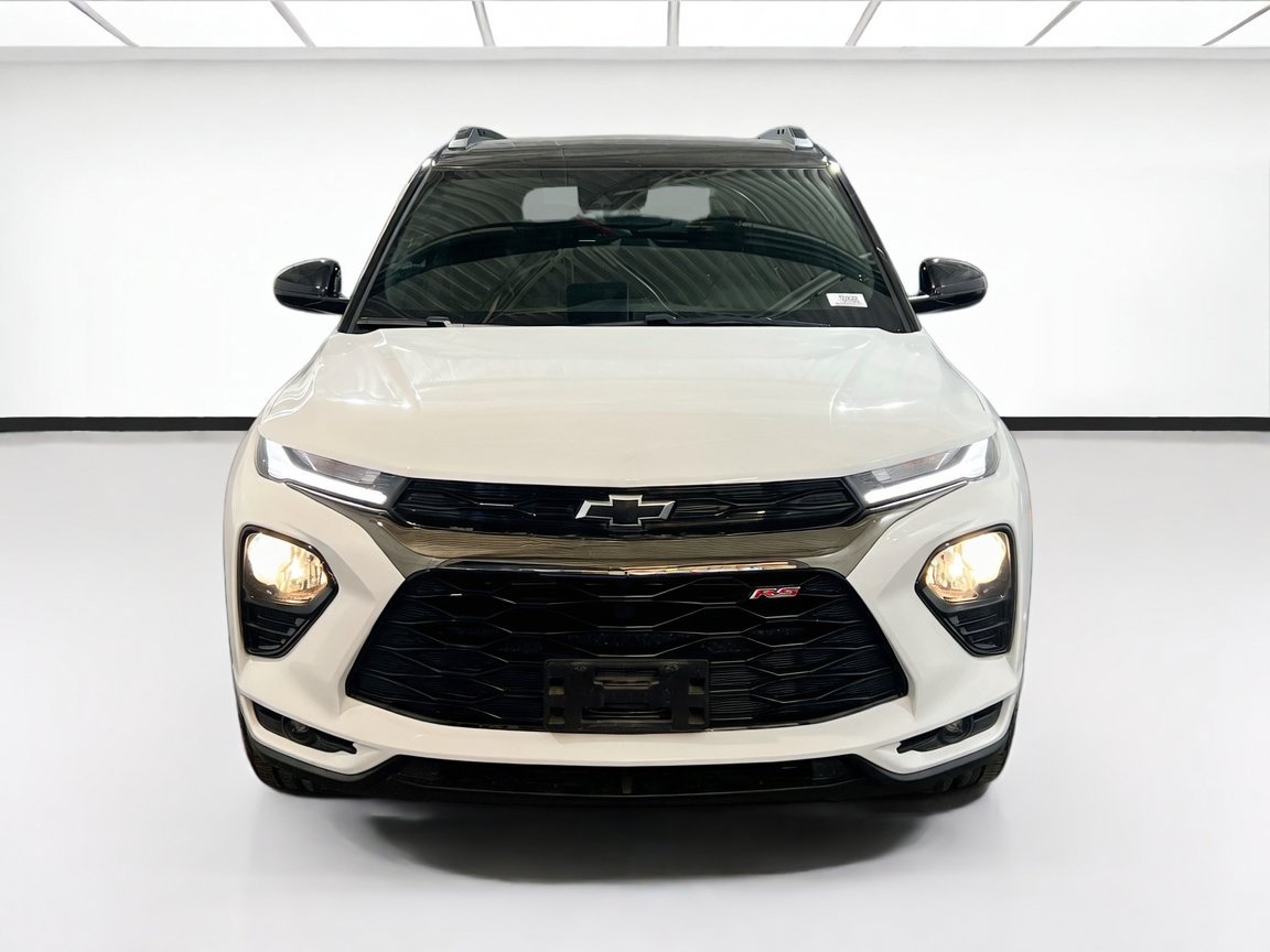 Used 2022 Chevrolet TrailBlazer RS FWD image 2