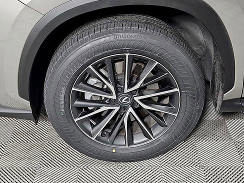 Used 2024 Lexus NX 250 FWD image 9