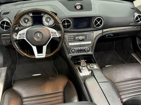 Used 2014 Mercedes-Benz SL 550 image 3