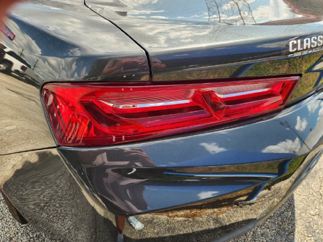 Used 2017 Chevrolet Camaro LT RWD image 7