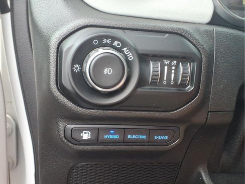 Used 2021 Jeep Wrangler Unlimited Sahara AWD/4WD image 24