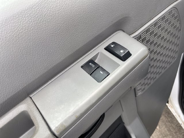 Used 2013 Ford E-150 and Econoline 150 w/ Commercial Cargo Van Pkg RWD image 21