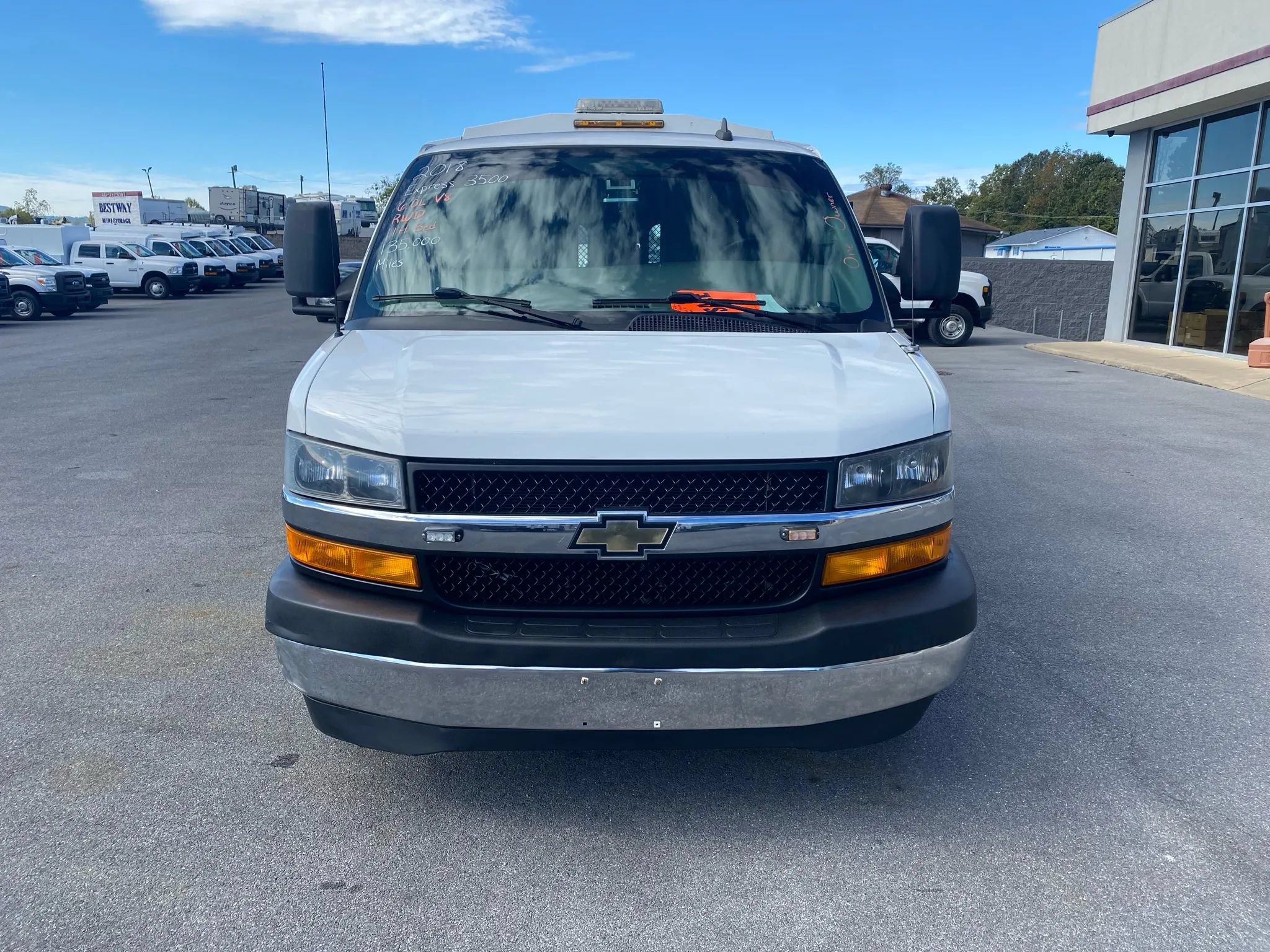 Used 2018 Chevrolet Express 3500 w/ Power Convenience Package RWD image 4