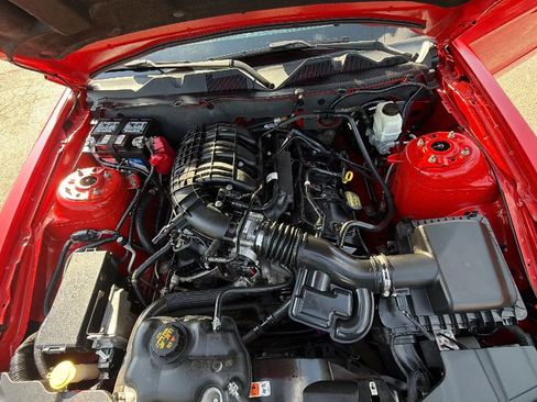 Used 2013 Ford Mustang Premium RWD image 27