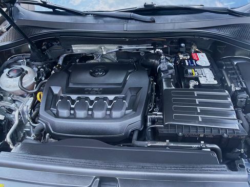 Used 2018 Volkswagen Tiguan SE FWD image 36