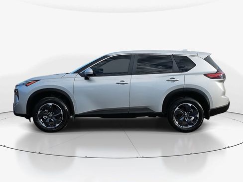 Used 2024 Nissan Rogue SV image 8