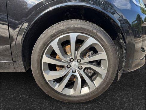 Used 2022 Land Rover Discovery Sport SE R-Dynamic image 12