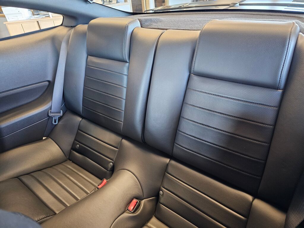 Used 2009 Ford Mustang Shelby GT500 RWD image 10