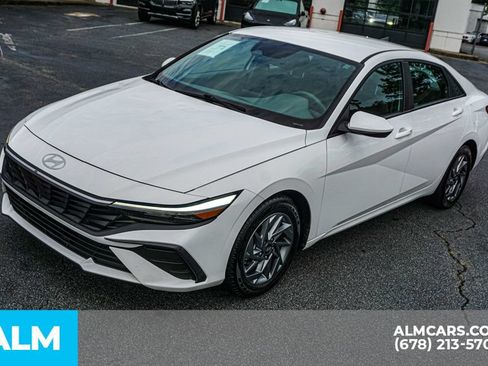 Used 2024 Hyundai Elantra SEL FWD image 14
