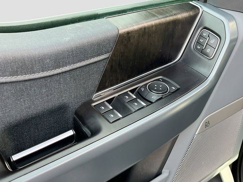 Used 2022 Ford F150 Lariat image 18