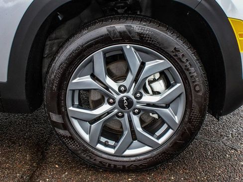 Used 2025 Kia Seltos LX AWD/4WD image 7