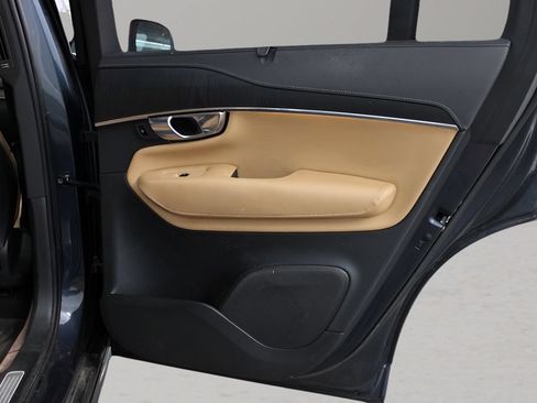 Certified 2023 Volvo XC90 B6 Ultimate w/ Protection Package Premier AWD/4WD image 27