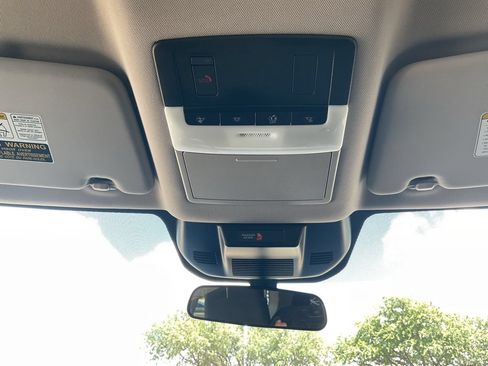 Used 2025 Nissan Rogue SV FWD image 17