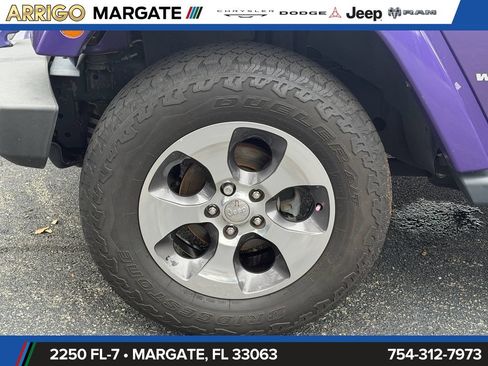 Used 2017 Jeep Wrangler Unlimited Sahara w/ Connectivity Group AWD/4WD image 19