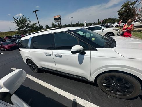 Used 2022 Kia Carnival SX FWD image 4