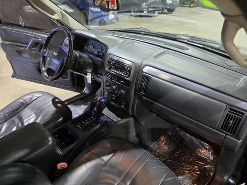 Used 2002 Jeep Grand Cherokee Laredo image 37