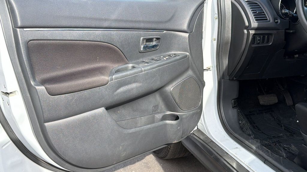 Used 2024 Mitsubishi Outlander Sport ES AWD/4WD image 23