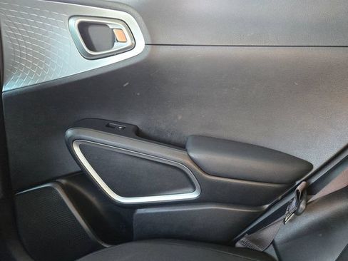 Used 2022 Kia Soul LX w/ Technology Package FWD image 6